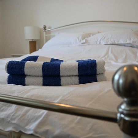 Apartment No. 8, 1 Bed, Sleeps 4 Ексмут Екстериор снимка